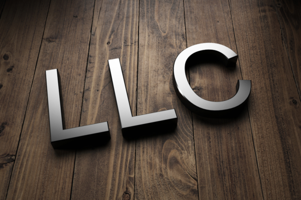 Who’s Running This LLC Anyway? Member-Managed vs. Manager-Managed LLCs